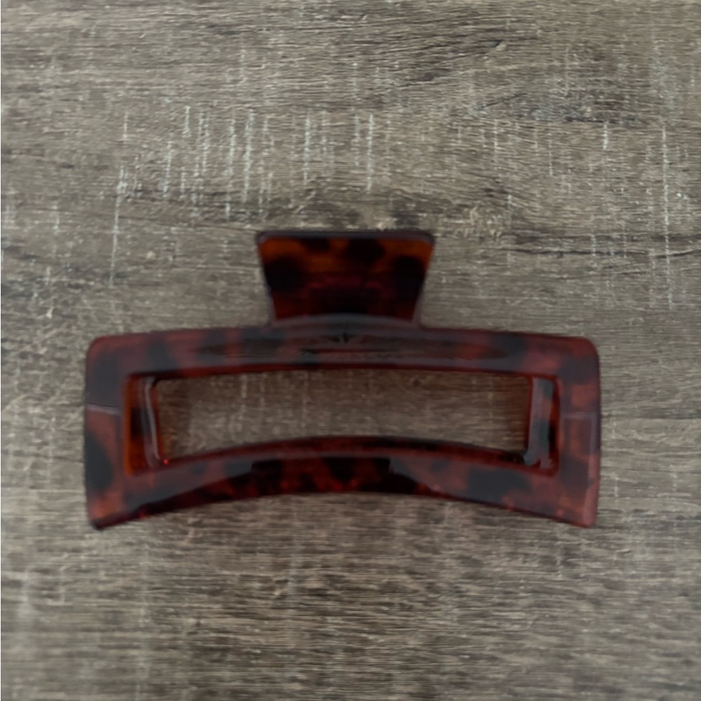 NWOT Tortoise shell Extra Large Claw Clip